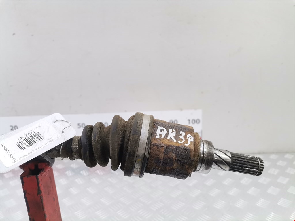 Полуось (привод, приводной вал) задняя правая NISSAN X-Trail T30 2000-2007