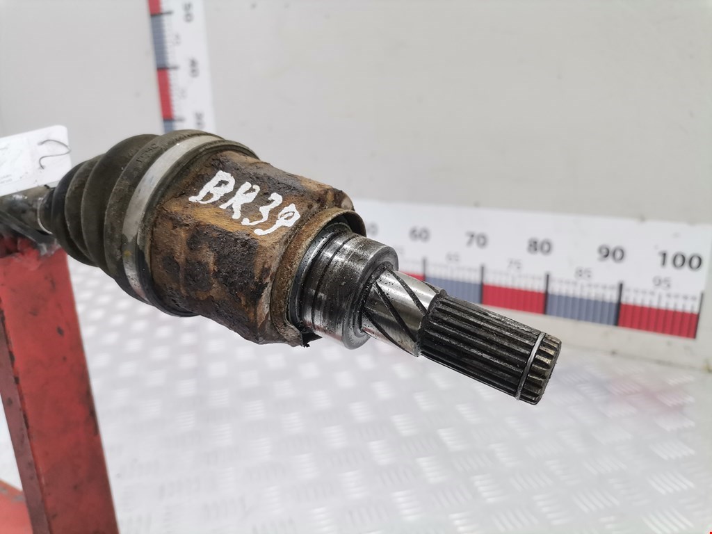 Полуось (привод, приводной вал) задняя правая NISSAN X-Trail T30 2000-2007