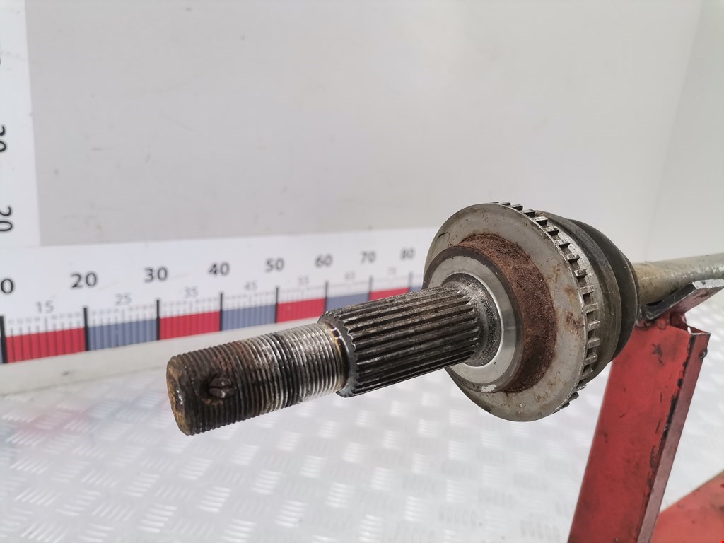 Полуось (привод, приводной вал) задняя правая NISSAN X-Trail T30 2000-2007