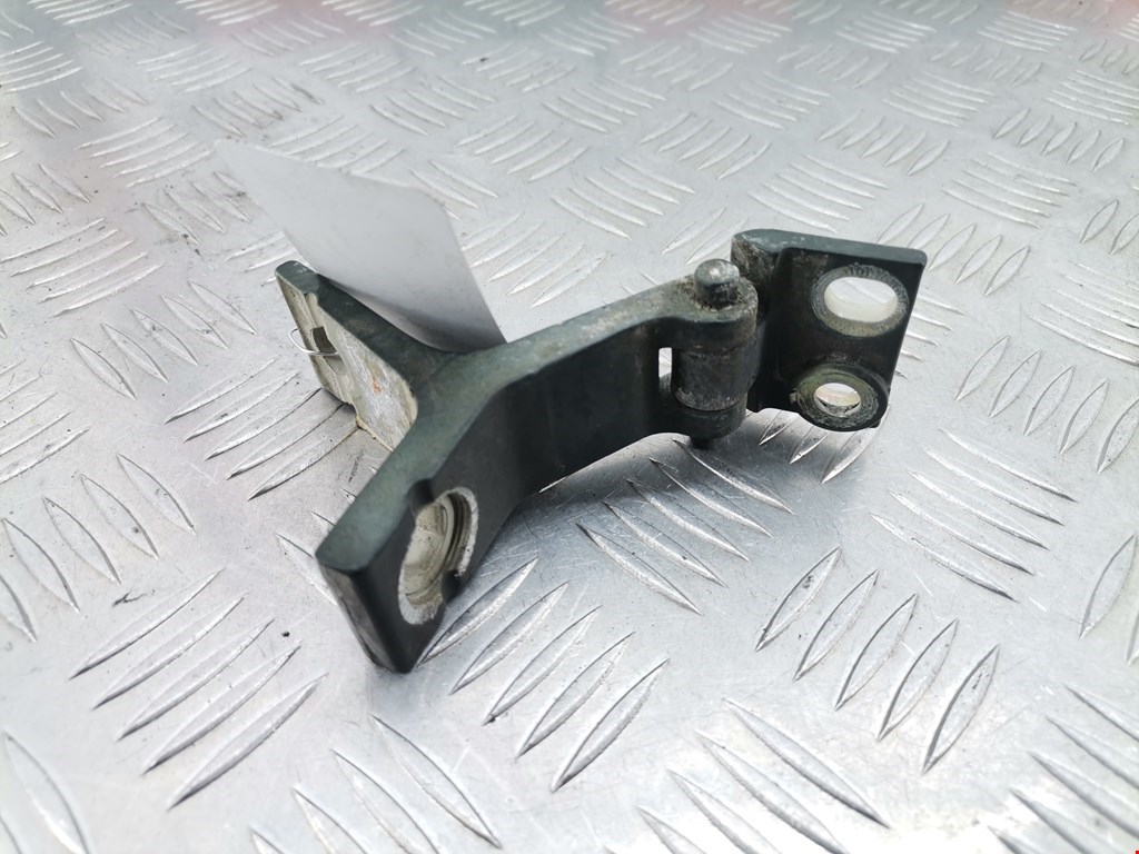 Петля двери задней левой Audi 80 B4 (1991-1996)