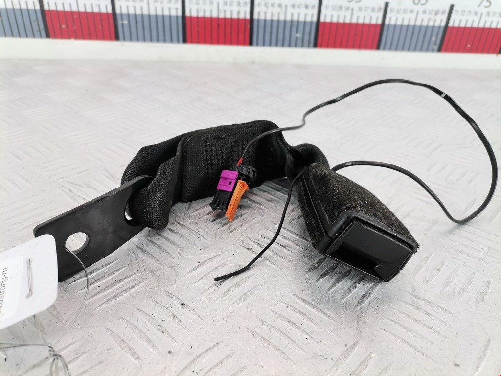 Замок ремня безопасности (преднатяжитель ремня безопасности) Opel Meriva B (2010-2018)