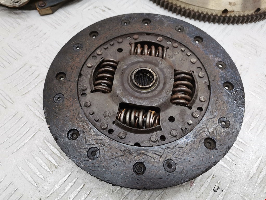 Маховик (демпфер сцепления) OPEL Astra G 1998-2005