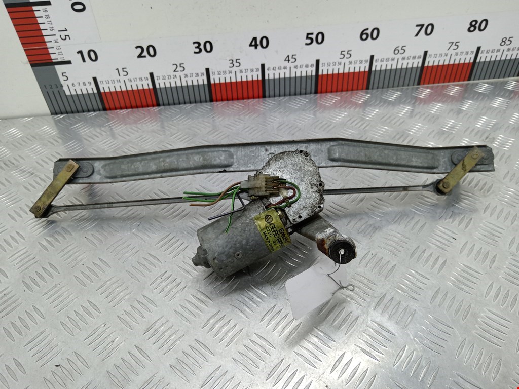 Моторчик стеклоочистителя передний VOLKSWAGEN Polo II 1981-1994