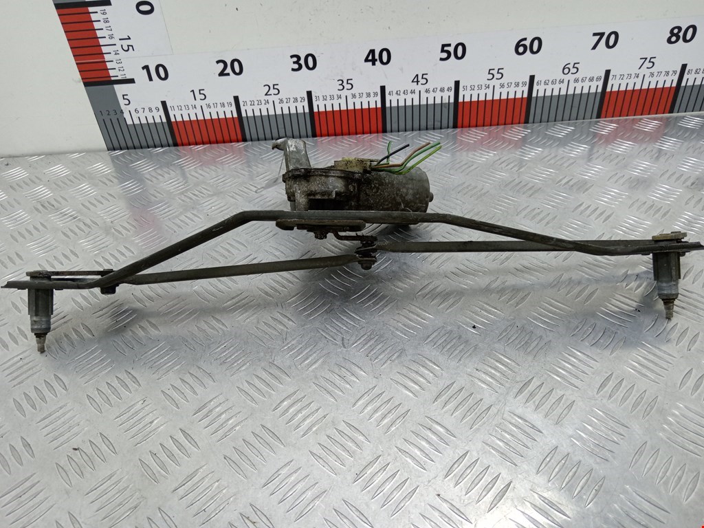 Моторчик стеклоочистителя передний VOLKSWAGEN Polo II 1981-1994