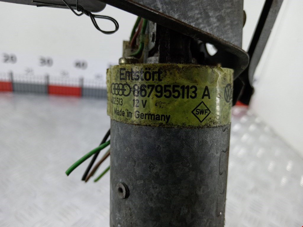 Моторчик стеклоочистителя передний VOLKSWAGEN Polo II 1981-1994