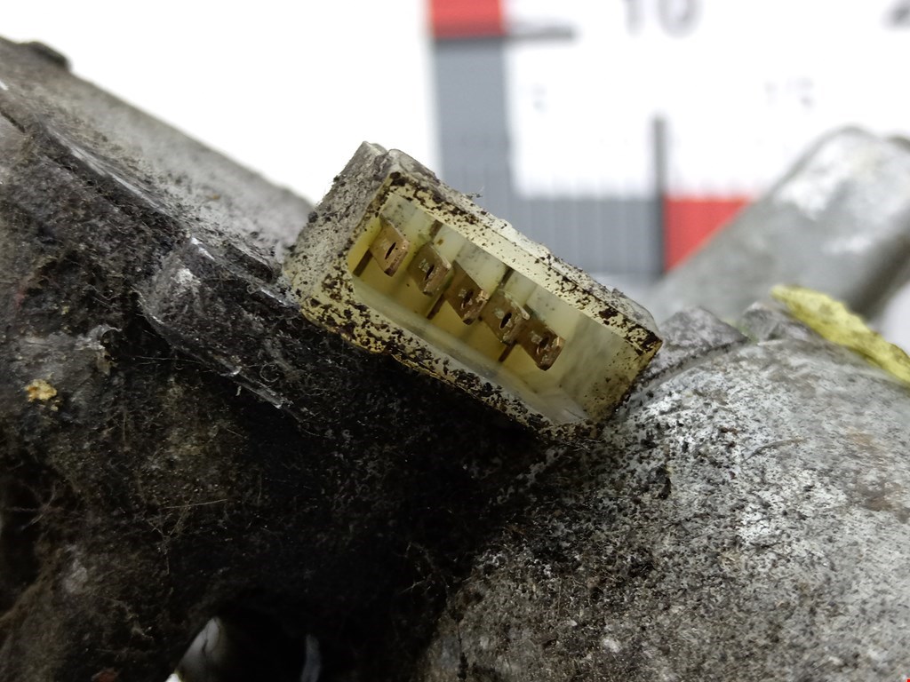 Моторчик стеклоочистителя передний VOLKSWAGEN Polo II 1981-1994