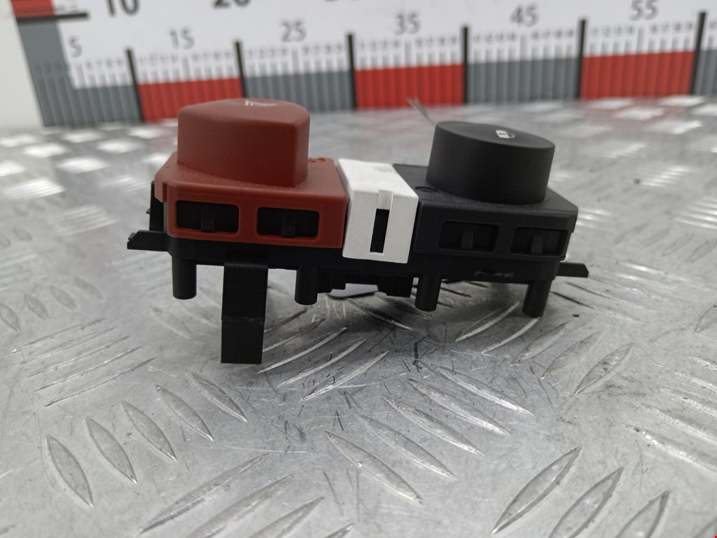 Кнопка аварийной сигнализации (аварийки) RENAULT Scenic II 2003-2010