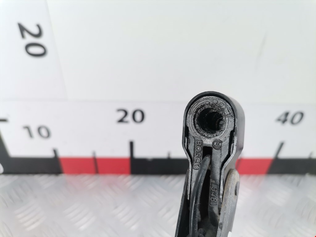 Поводок дворника задний (заднего) FORD Focus I 1998-2005