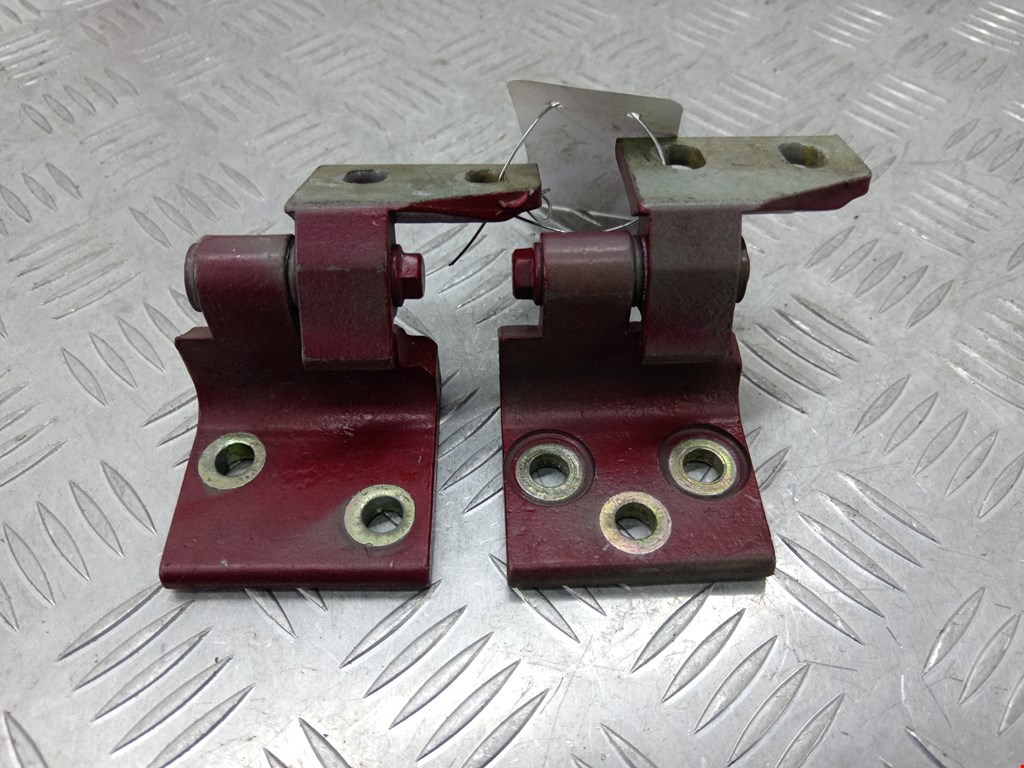 Петля двери передней правой Peugeot Partner 1 (1996-2008)