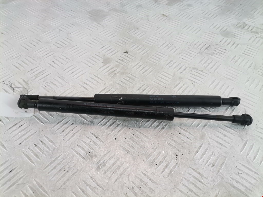 Амортизатор крышки (двери) багажника VOLKSWAGEN Touareg 2002-2010