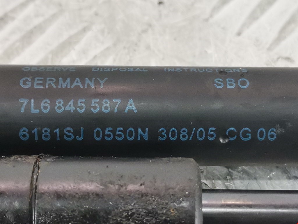 Амортизатор крышки (двери) багажника VOLKSWAGEN Touareg 2002-2010