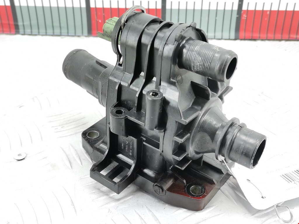 Корпус термостата FORD Focus II 2005-2011