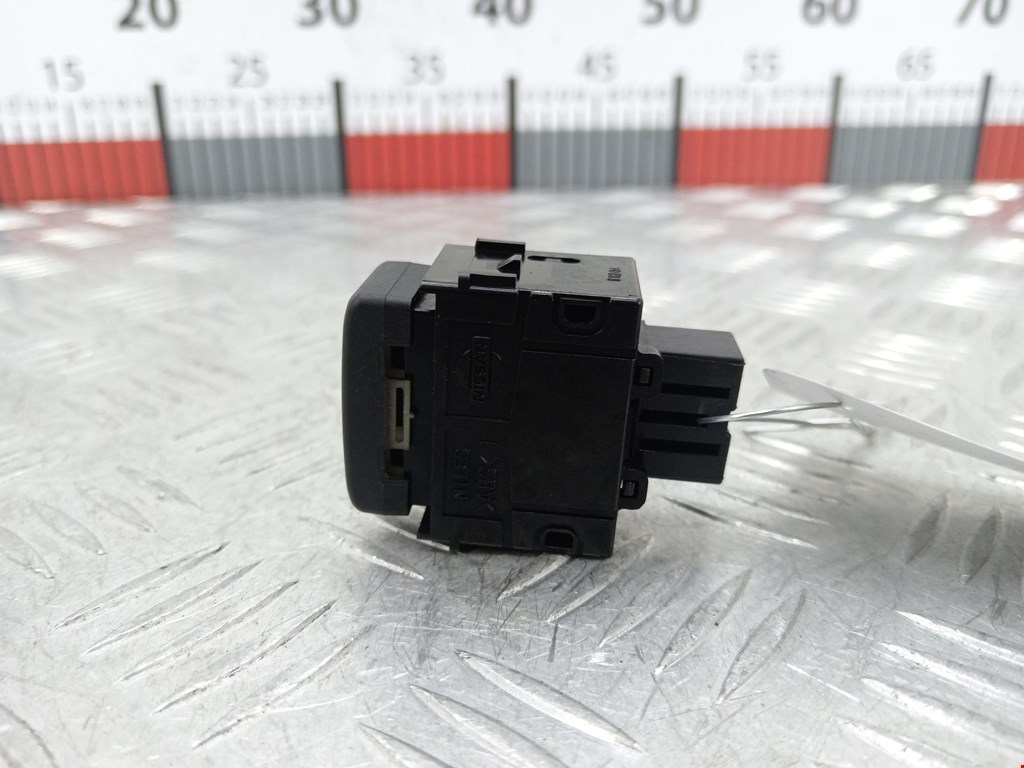 Кнопка антипробуксовочной системы NISSAN Qashqai J10 2006-2013