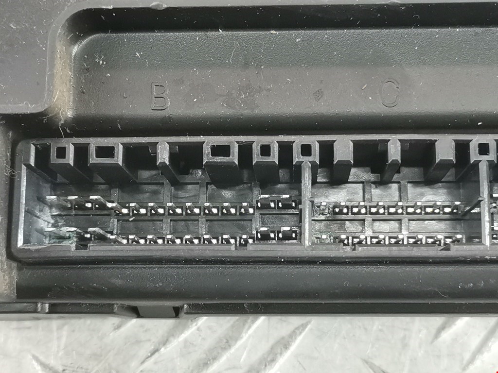 Блок управления центральным замком HYUNDAI Santa Fe CM 2005-2012