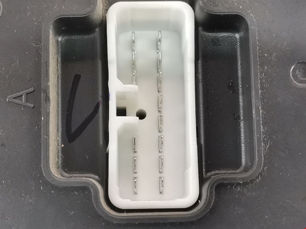 Блок управления центральным замком HYUNDAI Santa Fe CM 2005-2012