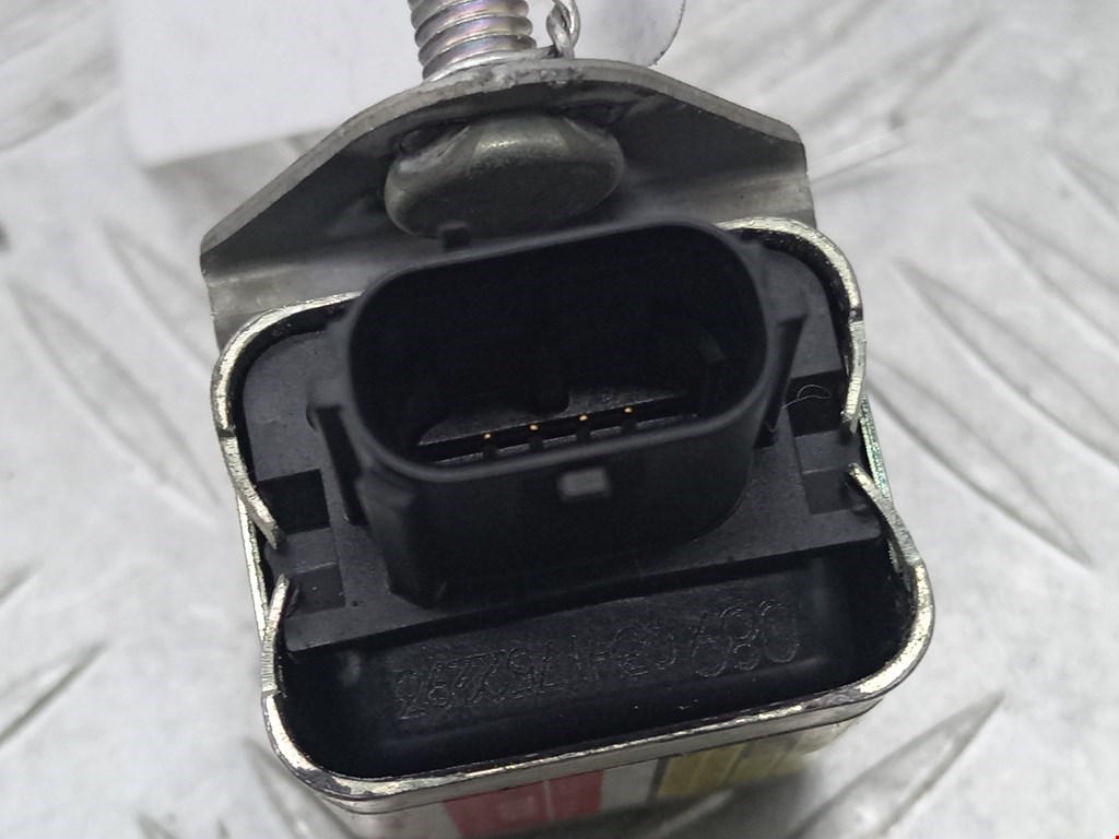 Датчик AIR BAG (подушек безопасности) TOYOTA Prius II XW20 2003-2012