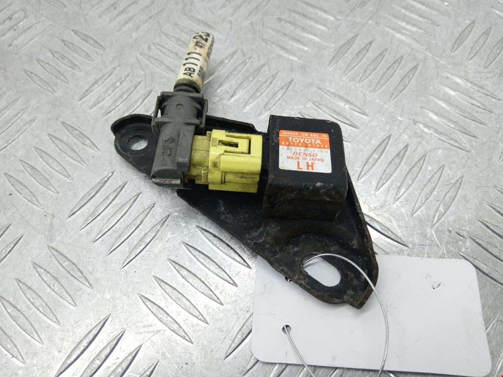 Датчик AIR BAG (подушек безопасности) TOYOTA Prius II XW20 2003-2012