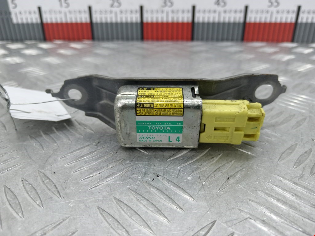 Датчик AIR BAG (подушек безопасности) TOYOTA Prius II XW20 2003-2012