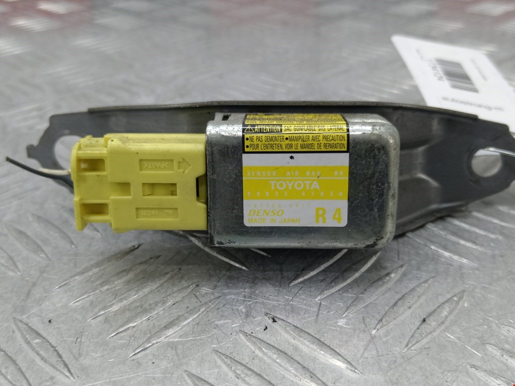 Датчик AIR BAG (подушек безопасности) TOYOTA Prius II XW20 2003-2012