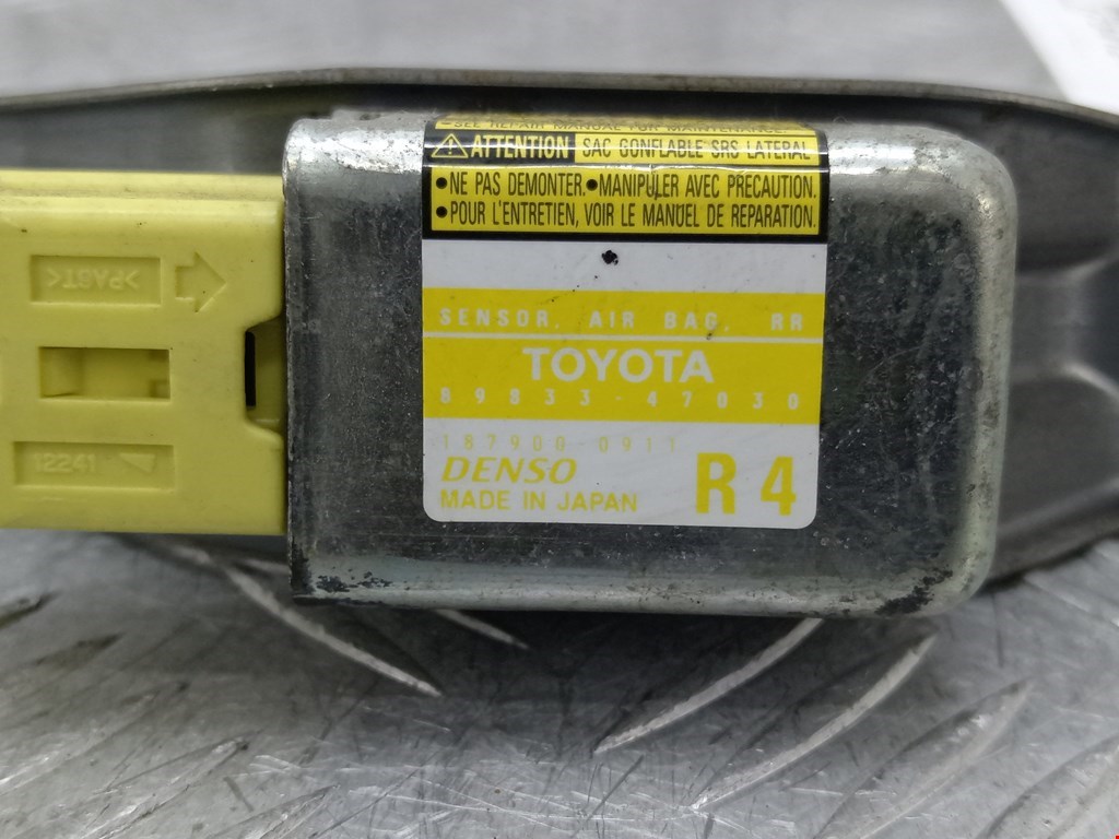 Датчик AIR BAG (подушек безопасности) TOYOTA Prius II XW20 2003-2012