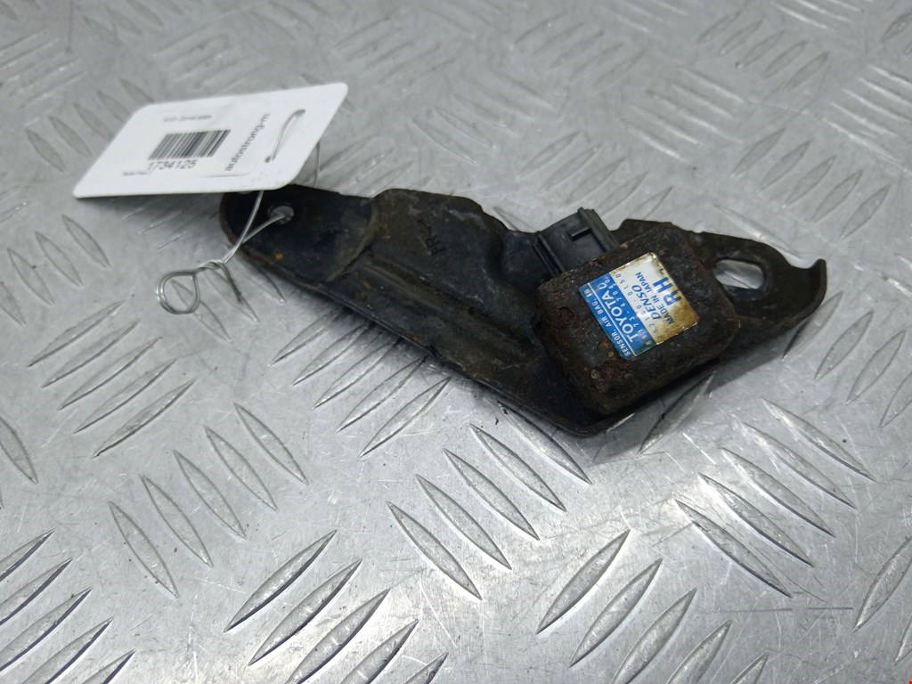 Датчик AIR BAG (подушек безопасности) TOYOTA Prius II XW20 2003-2012