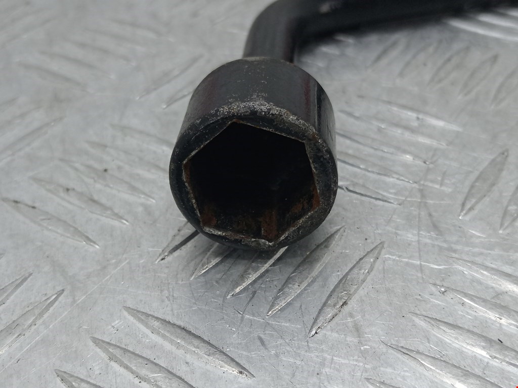 Ключ балонный TOYOTA Prius II XW20 2003-2012