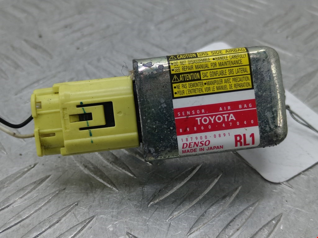 Датчик AIR BAG (подушек безопасности) TOYOTA Prius II XW20 2003-2012