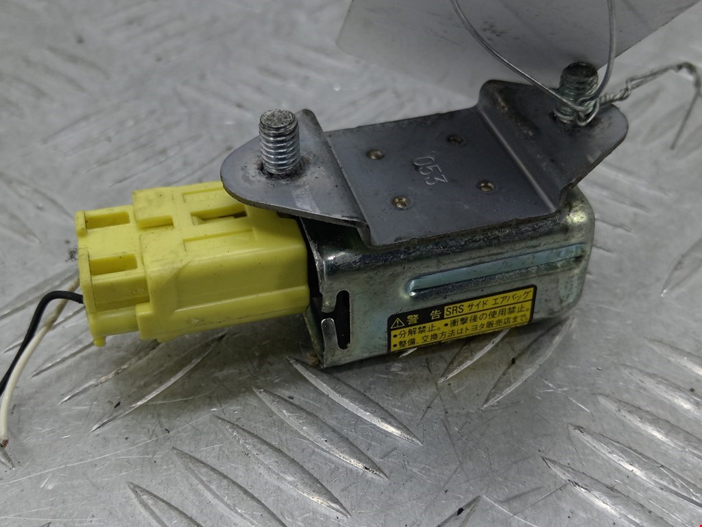 Датчик AIR BAG (подушек безопасности) TOYOTA Prius II XW20 2003-2012