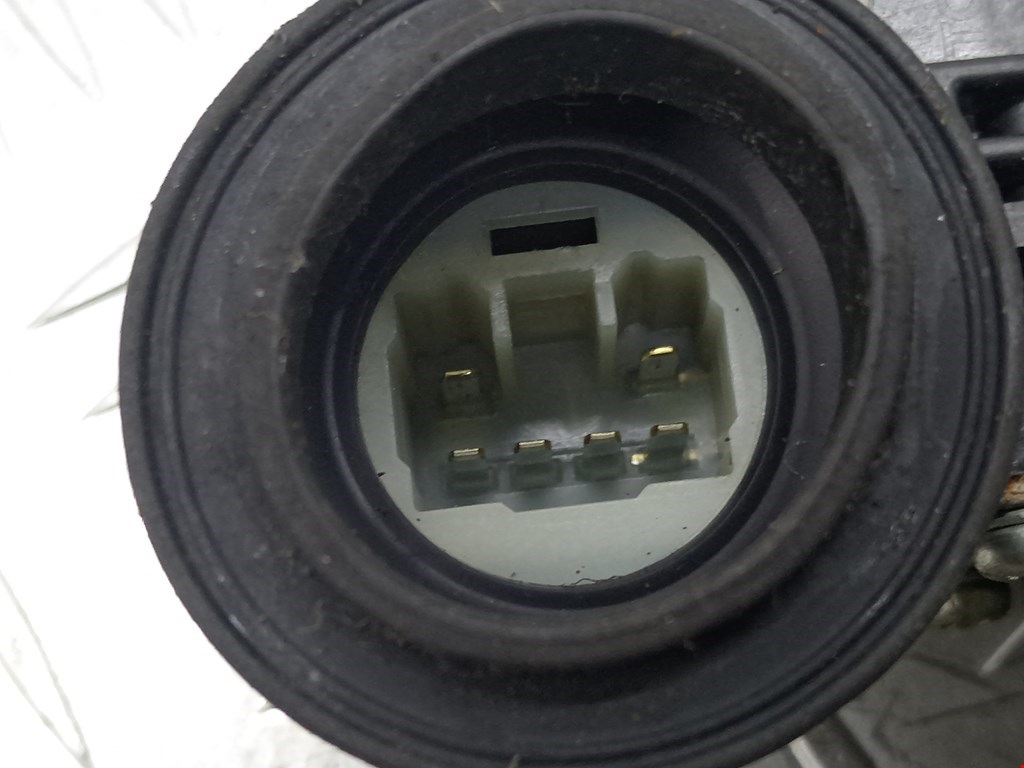 Стеклоподъемник задний левый TOYOTA Prius II XW20 2003-2012