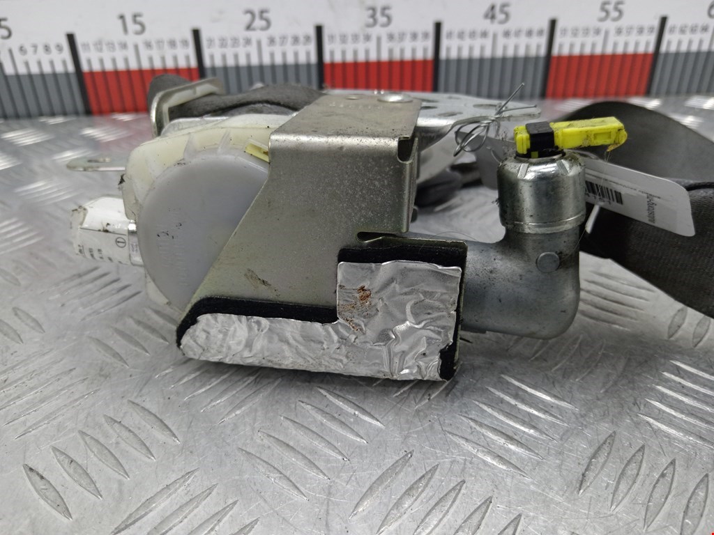 Ремень безопасности передний правый TOYOTA Prius II XW20 2003-2012