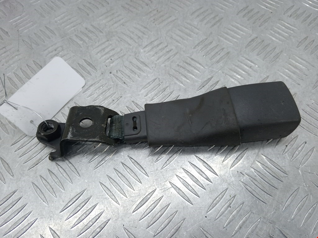 Замок ремня безопасности (преднатяжитель ремня безопасности) Toyota Prius 2 (XW20) (2003-2009)