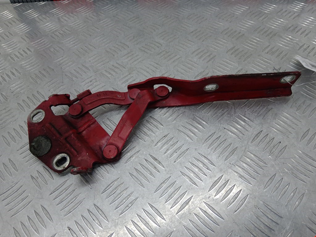 Петля капота левая Volkswagen Passat 6 (2005-2010)