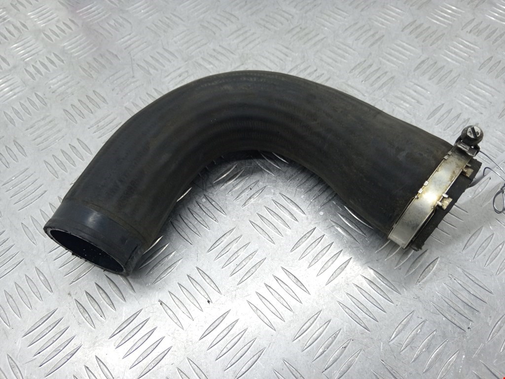 Патрубок интеркулера VOLKSWAGEN Passat B6 2005-2011
