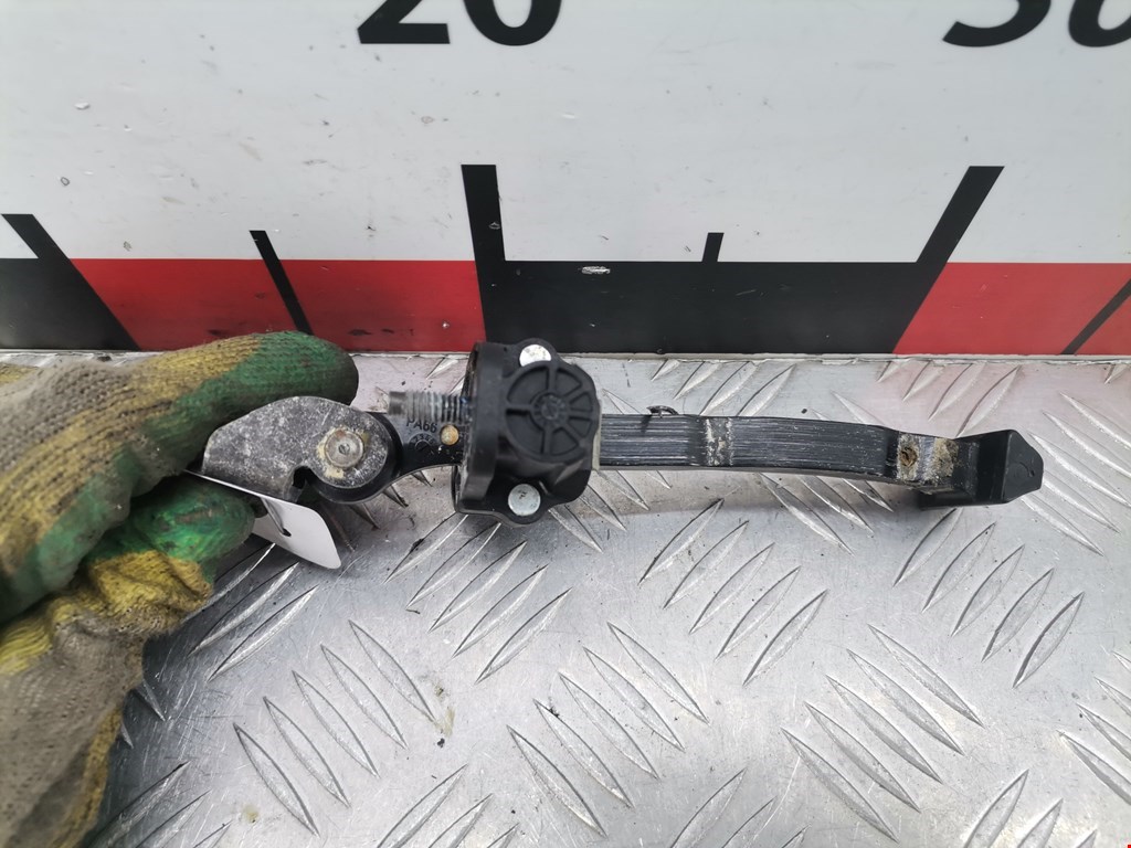 Ограничитель открывания двери FORD Fiesta 2008-2012