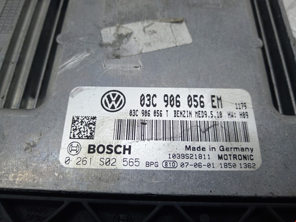 Блок управления двигателя (ЭБУ) VOLKSWAGEN Golf V 2003-2009