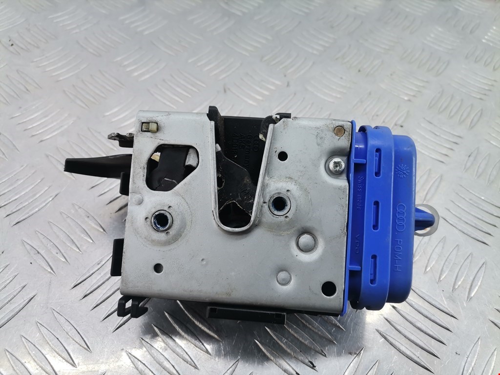 Замок двери задней правой AUDI A4 B5 1995-2001