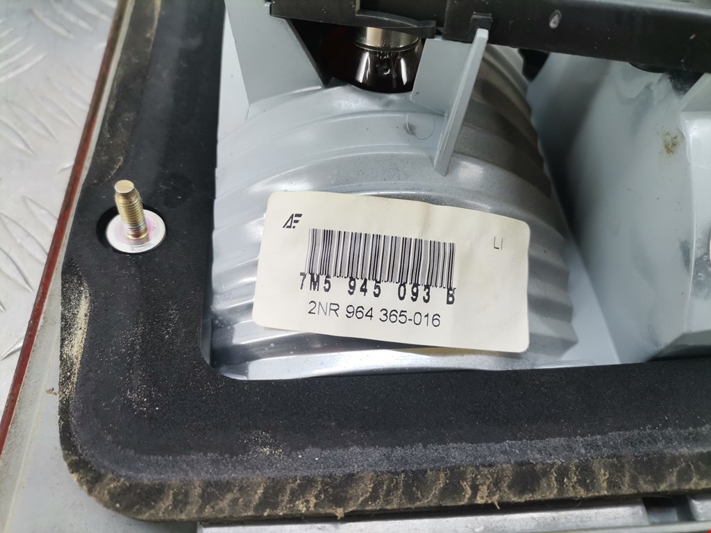 Фонарь задний внутренний левый FORD Galaxy 1995-2005