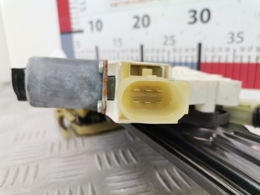 Стеклоподъемник задний левый BMW 7er 7 серия F01/F02/F04 2008-2015