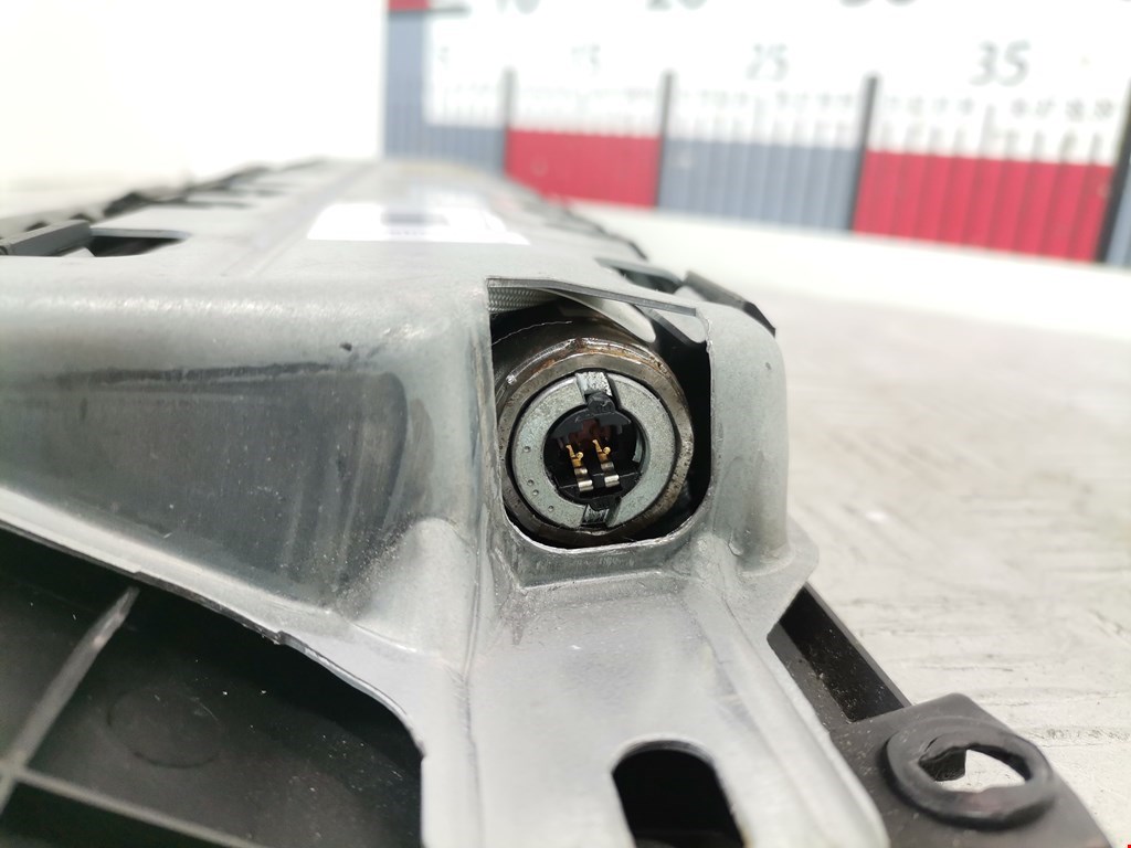 Подушка безопасности нижняя (для колен) BMW 7er 7 серия F01/F02/F04 2008-2015