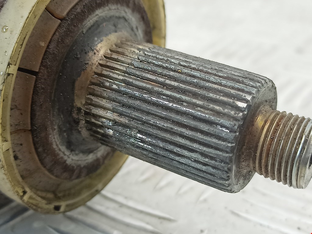 Полуось (привод, приводной вал) передняя левая VOLKSWAGEN Polo IV 2001-2009