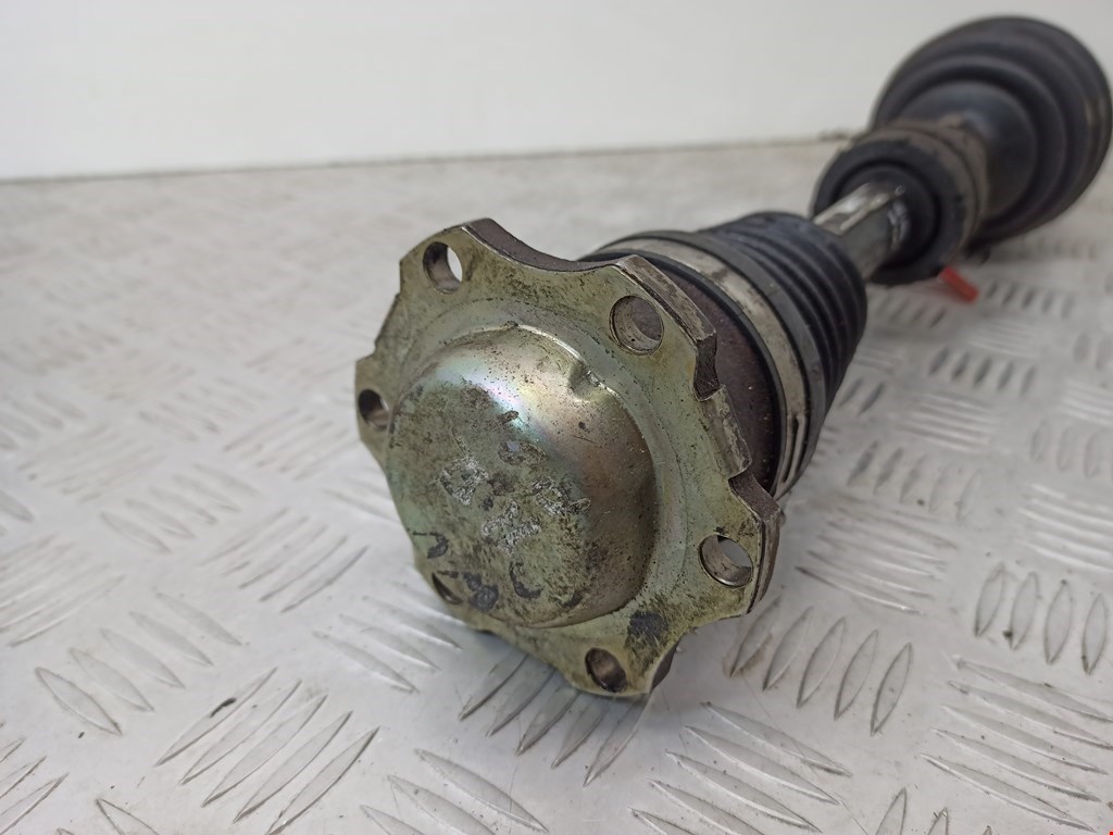 Полуось (привод, приводной вал) передняя левая VOLKSWAGEN Polo IV 2001-2009