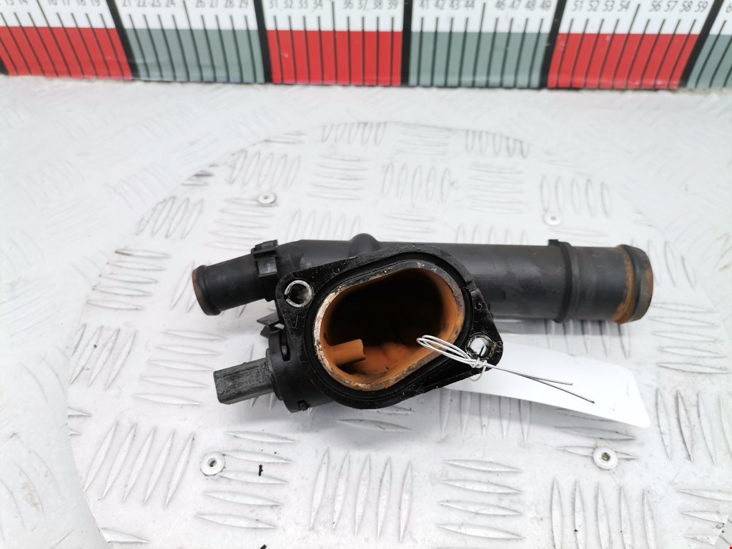 Тройник системы охлаждения VOLKSWAGEN Golf V 2003-2009