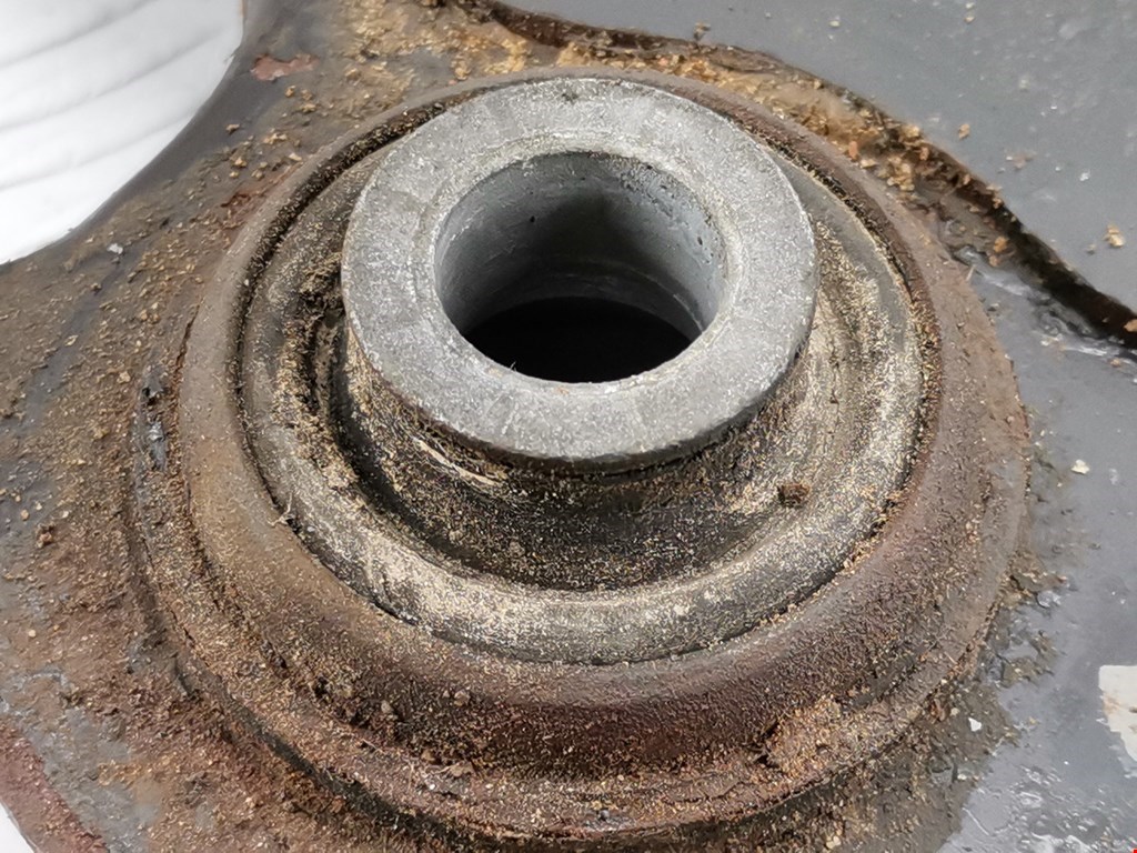 Рычаг передний левый RENAULT Trafic II 2001-2014