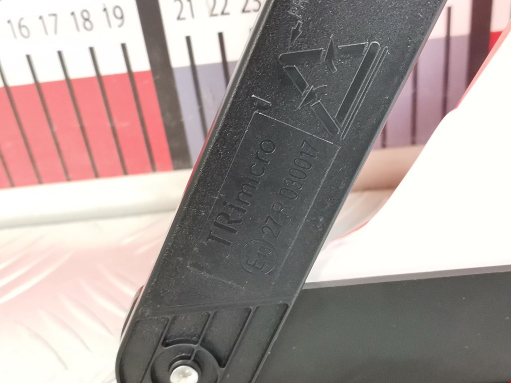 Знак аварийной остановки AUDI A5 2007-2016