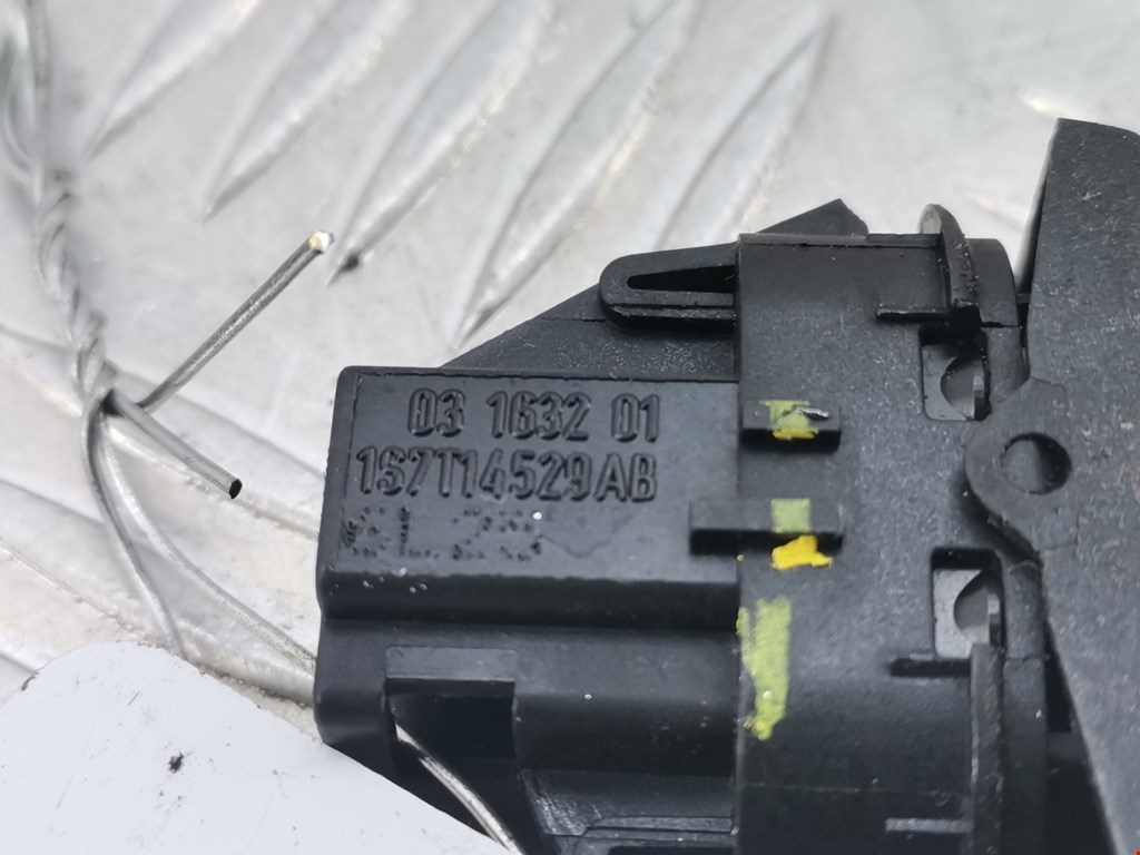 Кнопка стеклоподъемника FORD Mondeo III 2000-2007