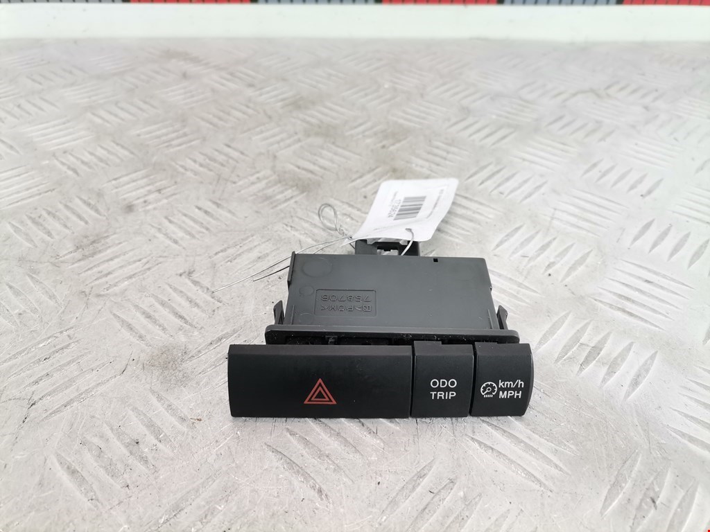 Кнопка аварийной сигнализации (аварийки) TOYOTA Prius II XW20 2003-2012