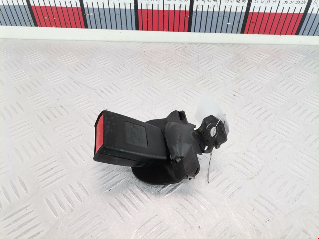 Замок ремня безопасности (преднатяжитель ремня безопасности) Audi A5 8T (2007-2016)