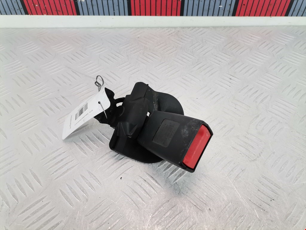 Замок ремня безопасности (преднатяжитель ремня безопасности) Audi A5 8T (2007-2016)