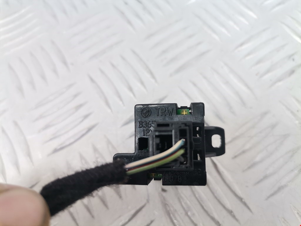 Кнопка аварийной сигнализации (аварийки) FIAT Bravo 2007-2014