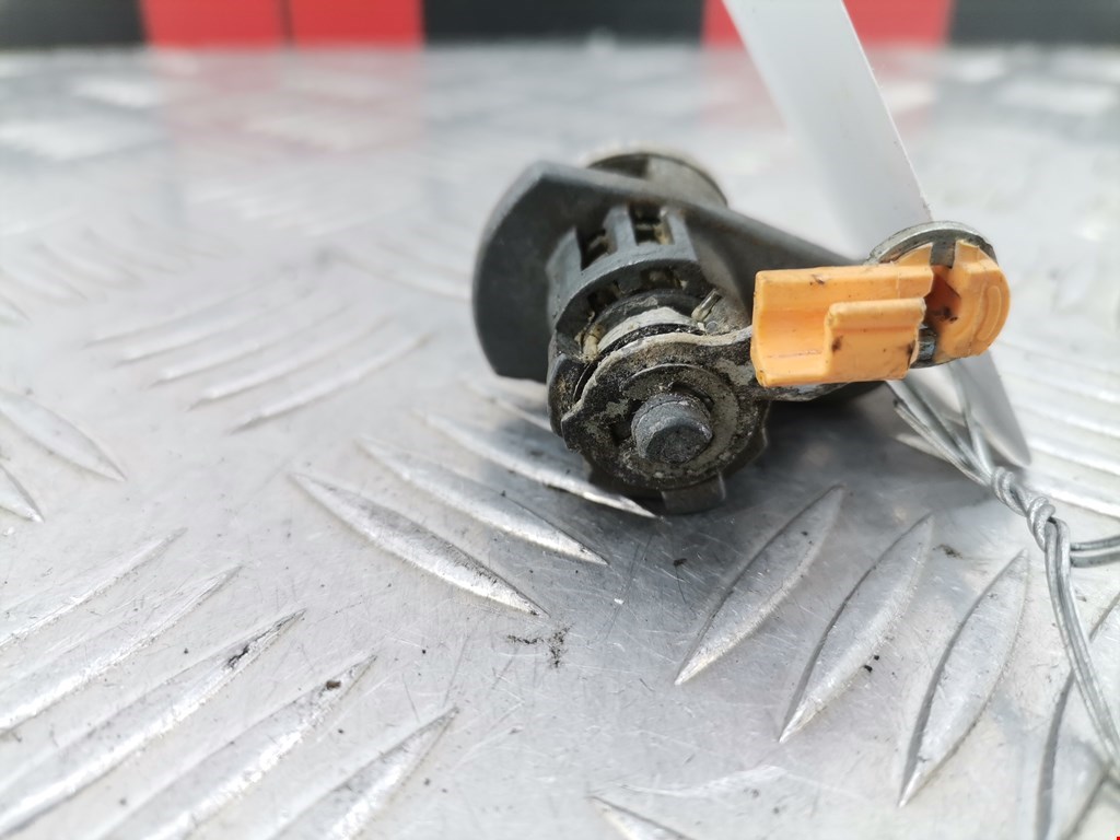 Вставка замка багажника FORD Ranger 2006-2012